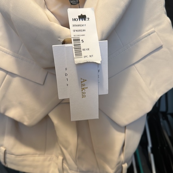 Matching Set - Picture 3 of 3